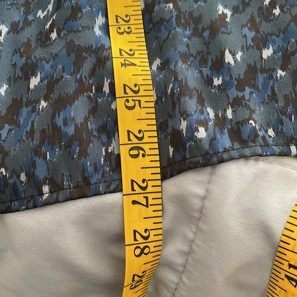 Ann Taylor Loft. Size L Navy blue blouse. Like new! Excellent condition! - Picture 10 of 10